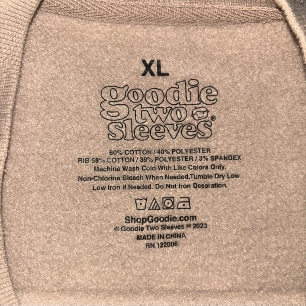 Yellowstone Beige Women’s Sweater XL - Picture 3 of 6